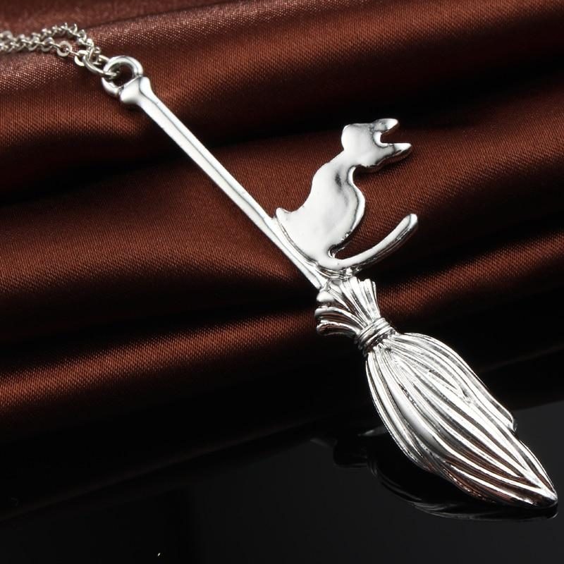 Balai Magique Avec Collier Pendentif Chat