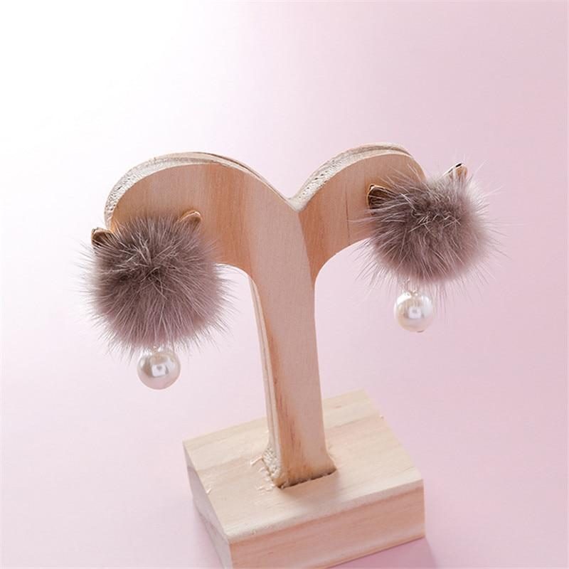 Mignonnes Boucles D'oreilles En Forme De Boule De Fourrure Avec Oreilles De Chat